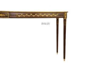 Mesa Consola Clásica de Lujo Hecha a Mano con Perfil Delgado, Elegantes Motivos Dorados y Patas Cónicas Refinadas - Product Image 4