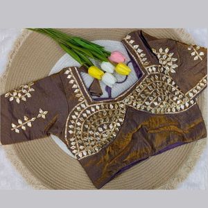 Blusa de seda moderna y elegante de diseño premium con bordado Gota Patti para mujer, precio al por mayor por Royal Export. - Product Image 4