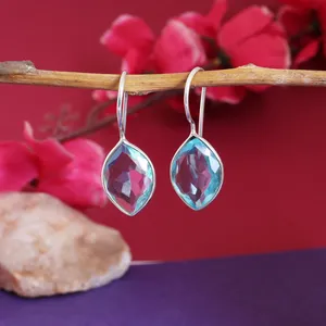 Boucles d'oreilles pendantes en topaze bleue argentée pour femmes, bijoux élégants en pierres précieuses, accessoire de mode - Product Image 1