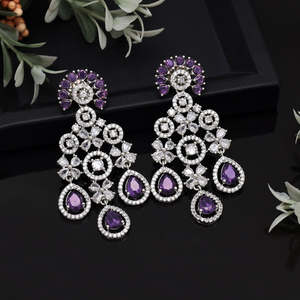 Pendientes de diamantes americanos de color púrpura claro - Product Image 2