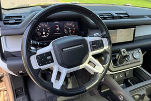 Land Rover Defender 110 HSE d'occasion de qualité, modèle 2020, conduite à gauche/droite - Product Image 4