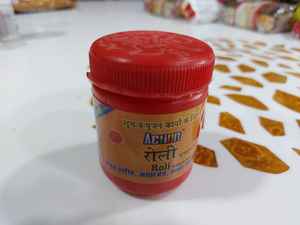 Poudre de Kumkum ROLI de haute qualité, poudre de vermillon sacrée pour les offrandes sacrées et les cérémonies culturelles en provenance d'Inde - Product Image 4