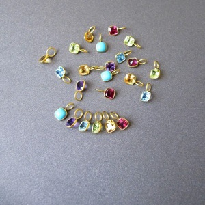 2025 Plata de Ley 925 auténtica al por mayor 4x4mm forma cuadrada chapado en oro amarillo fino colgante encanto para mujer regalo de fiesta - Product Image 3