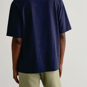 T-shirt élégant à manches courtes pour hommes avec poche-Design confortable et pratique, idéal pour les tenues décontractées et la superposition - Product Image 5
