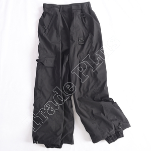 Pantalon de neige imperméable noir personnalisé avec plusieurs poches zippées, isolation hivernale, design cargo et attaches de cheville réglables - Product Image 3