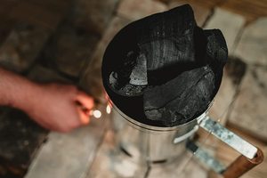 Offre Spéciale sur Charbon de Bois Naturel de Mangrove Prêt à l'emploi – Charbon Noir Premium Fabriqué à partir de Bois Durs – En Vente - Product Image 6