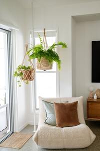 Vente chaude : Pot suspendu en rotin, pot de plante décoratif en osier naturel, pot de fleurs tissé bohème pour intérieur, support de fleurs suspendu en corde, décoration d'intérieur - Product Image 5