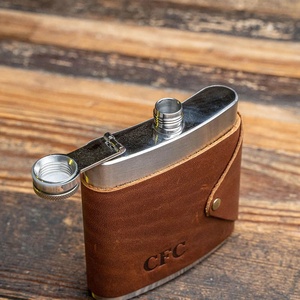 Nuevo diseño Hip Flask Funda de cuero Personalizar Funda de cuero Hip Flask Holder Case Custom Leather Flask Wrap - Product Image 5
