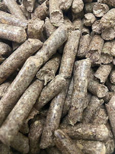 Briquettes de chauffage à biomasse Vietnam 6mm-8mm Briquettes de combustible en bois mélangé Poêles Source d'énergie renouvelable Combustible de chauffage industriel - Product Image 2