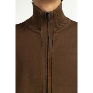 เสื้อสเวตเตอร์ผู้ชายทรงปกติ MN-SWT-WS25-016 แขนยาว ลายปะติดบางๆ ลายพิมพ์ ฤดูใบไม้ผลิ/ฤดูใบไม้ร่วง - Product Image 3