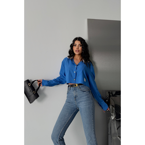 Top Corto Azul para Mujer con Cuello Blanco y Detalle de Etiqueta - Camisa Corta Azul con Cuello Blanco y Detalle de Etiqueta - Product Image 3