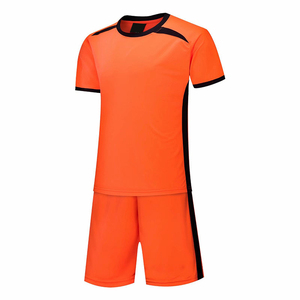 Maillot et Short de Football pour Adulte – Tenue d'Entraînement Sportive à Manches Courtes – Uniforme Personnalisé avec Impression Numérique – Qualité Supérieure 100% - Product Image 5