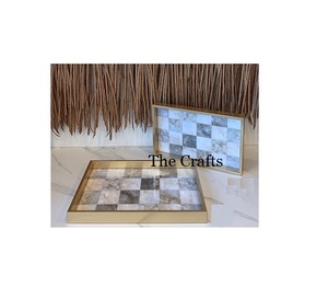 Bandeja de madera y cuero para servir con asas de metal dorado Bandeja de desayuno de forma redonda de calidad superior en India - Product Image 2