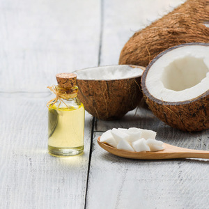 Huile de coco naturelle au meilleur prix et huile de coco de qualité supérieure approvisionnement en vrac direct du producteur vietnamien - Product Image 1