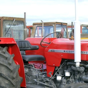 Tractor Compacto MASSEY FERGUSON 2013 TZ24D 2018 para Farmall 65C 2WD, Motor Cummins de 20 HP, Caja de Cambios 2009, Origen Estadounidense - Product Image 1