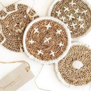 Sous-verre tissé rond naturel de meilleure qualité en gros sous-verres en rotin en osier sous-verre en rotin résistant à la chaleur avec support - Product Image 6