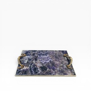 Plateau de service rectangulaire en agate naturelle brune avec motif de tranches de cristal et poignées en métal doré contemporaines - Product Image 6