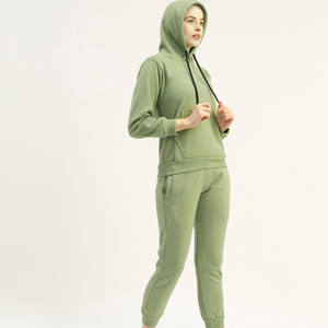Ensemble de survêtements d'entraînement d'hiver pour femmes de haute qualité Différents styles avec ensemble de survêtements à logo imprimé - Product Image 3