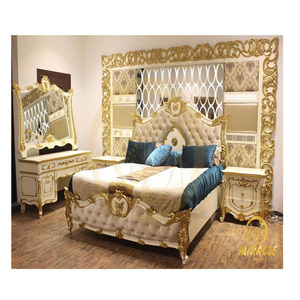 Muebles de Dormitorio Tradicionales con Acabado Dorado, Muebles de Dormitorio de Madera de Teca Tallados a Mano, Muebles de Dormitorio Principal de Madera de Teca de Primera Calidad - Product Image 1