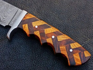 Couteau de chasse Bowie en acier inoxydable forgé à la main |   Couteau de survie plein tang à lame fixe pour l'extérieur, avec étui en bois et cuir (OEM) - Product Image 2