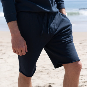 Shorts en molleton pour homme, bleu marine, 100% coton biologique de luxe, pré-rétréci, certifié GOTS, confortable, coupe classique - Product Image 4