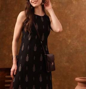 Beau travail manuel imprimé Maslin kurta dans le cou avec séquence complète Travail en kurta produit en vrac fait main - Product Image 1