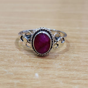 แหวนประดับทับทิมทรงเรเดียนท์คัท (2.7 กรัม) ทอง 10k และแพลตตินัม ขอบประดับโรเดียม ชุบโรเดียม เหมาะสำหรับใส่ทุกวัน - Product Image 1