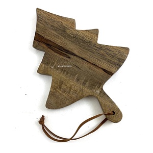 Tabla de cortar con forma de árbol de Navidad de madera de mango con corbata de cuero, tabla de cortar y servir festiva para queso, aperitivos - Product Image 2