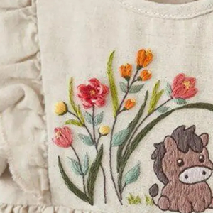 Vestido de lino suave bordado a mano para niñas, estilo informal para el primer cumpleaños de niños pequeños, OEM hecho en Vietnam - Product Image 4