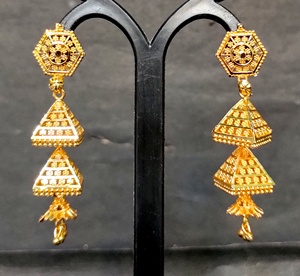 ชุดต่างหูพรีเมี่ยมแบบดั้งเดิม22CT ต่างหูชุบทองแบบ Jhumka เครื่องประดับสำหรับผู้หญิงที่สวมใส่โดยผู้ส่งออก - Product Image 3