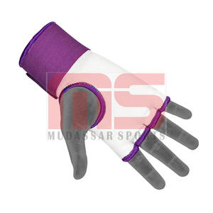 Gants de boxe avec mitaines rembourrées en gel Gants intérieurs professionnels de qualité supérieure pour l'entraînement en salle de sport et MMA - Product Image 3