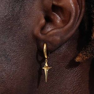 Pendientes de aro Huggie chapados en oro de 18 quilates de plata esterlina 925 hechos a mano, diseño único colgante de estrella de cuatro puntas para hombres - Product Image 1