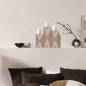 Exquisitos candelabros de madera Lavado blanco natural Acabado con un atractivo rústico atemporal Decoración perfecta para el hogar Calidez y elegancia - Product Image 5