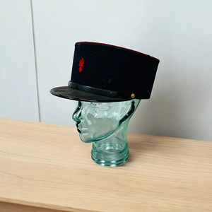 Sombrero Kepi clásico vintage hecho a medida con logotipo de metal bordado, gorras de béisbol clásicas ajustables suaves y cómodas - Product Image 1