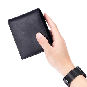 กระเป๋าสตางค์หนังแท้แบบเปิดโล่งมีสไตล์กระเป๋าสตางค์หนังดีไซน์วินเทจบุด้วยผ้าใบไนลอนลายโลโก้ - Product Image 4