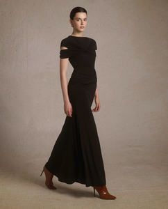 Vestido Negro de Diseño Refinado, Modesto Pero Extremadamente Seductor, Apto para Cualquier Ocasión, Hecho en Vietnam - Product Image 2