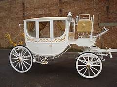 Carruaje de caballos de oro blanco de estilo real para bodas Carruaje elegante para bodas indias Princess Buggy para familias reales - Product Image 3