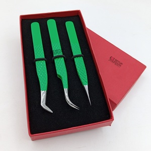 Pince à cils GETUP BROSONS IMPEX en acier inoxydable courbé, revêtement en poudre, qualité supérieure, pour volume de cils, vente en gros - Product Image 1