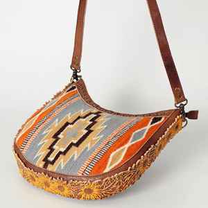 Bolso de mano de cuero bohemio de alta calidad con asa de transporte trenzada y borla Fabricante mayorista indio para otoño - Product Image 3