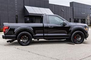 Ford F-150 Roush Nitemare 4x4 essence, faible kilométrage, modèle 2025 - Product Image 4