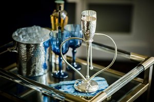 La mejor copa de vino de Metal plateado martillado moderno Corazón entrelazado Copa Kiddush Diseño clásico Regalos DE BODA judíos para parejas - Product Image 3