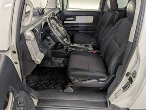 รถยนต์มือสองสภาพดี ปี 2009 โตโยต้า เอฟเจ ครุยเซอร์ พวงมาลัยซ้าย - Product Image 2