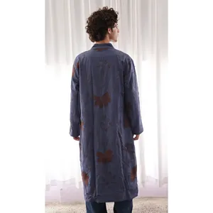 Veste longue brodée à la main Suzani à motif floral bleu, écologique, personnalisable avec logo, pour homme et femme, matelassée, printemps, taille XL - Product Image 4