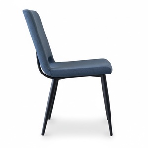 Chaise de salle à manger moderne haut de gamme PASCAL avec assise en tissu doux et pieds en métal durables, idéale pour les cafés et les hôtels - Product Image 3