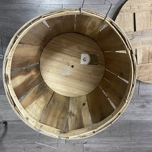 Paniers de crabe boisseau en bois avec couvercle du Vietnam - Product Image 3