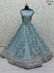 ชุดปาร์ตี้ lehenga choli กับ dupatta ดีไซเนอร์พร้อมงานปักแฟนซี - Product Image 2