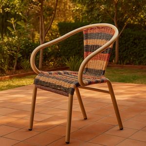 Chaise élégante en rotin pour une ferme, une villa ou une utilisation en extérieur dans un appartement ou un hôtel - Product Image 2