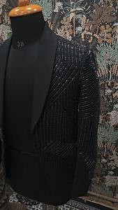 AWAIS HOUSE Manteau court d'hiver en velours rouge de luxe pour femmes en polypropylène Blazer Broderie de cristal faite à la main Écologique - Product Image 5