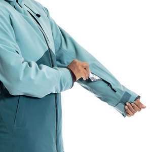 Chaqueta de esquí para mujer con cremallera completa aislada e impermeable disponible con logotipo de impresión personalizado Ideal para uso de actividades de invierno - Product Image 6