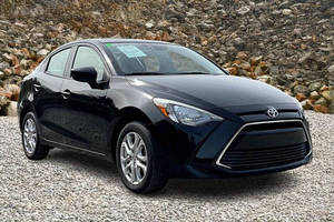 Usado 2017 T * oyota Yaris iA - Product Image 4